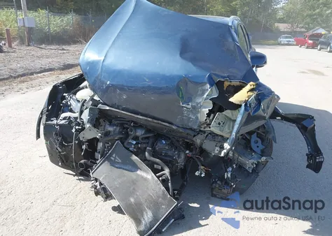 2021 Volvo Xc40 T5 Momentum z USA, uszkodzony, nr VIN YV4162UK4M2457735